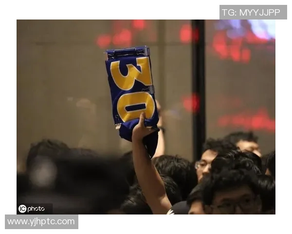 库里领衔NBA最前线新赛季展望球迷期待的精彩时刻即将来临